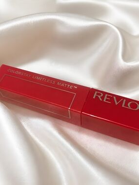 Revlon Colorstay Limitless Matte Liquid Lipstick. 2 Shades To Chose. Sealed, New